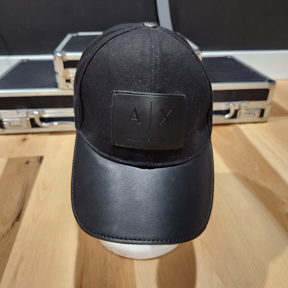ARMANI EXCHANGE LEATHER BRIM BASEBALL CAP BLACK ONE SIZE
